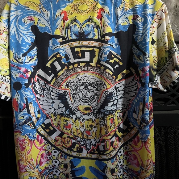 T shirt Versace coupe du monde de soccer 2014 ,Veste Armani et souliers Nike air - Picture 4 of 12